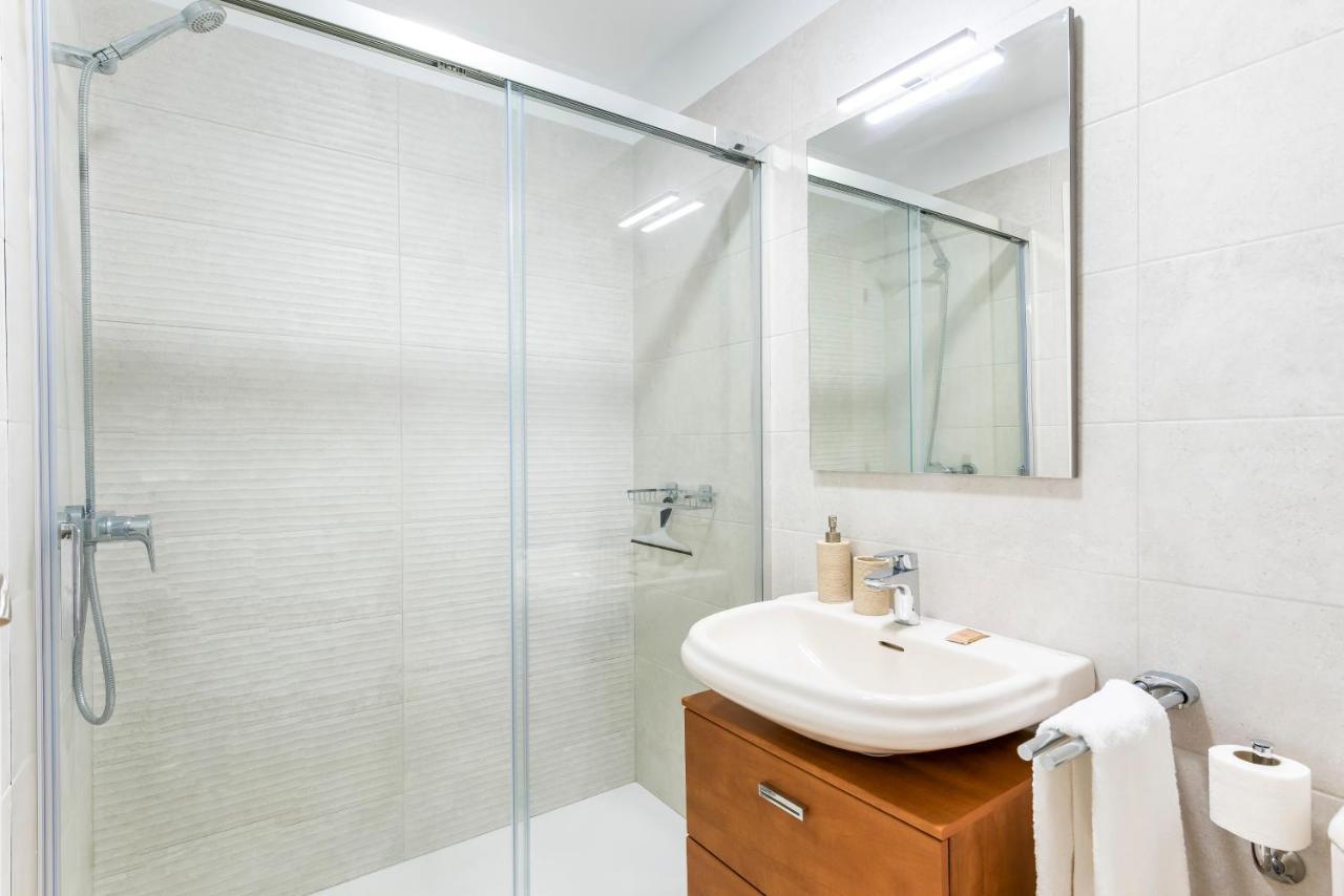 Beachfront Triplex With Swimming Pool & Parking Radazul ภายนอก รูปภาพ